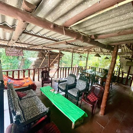 The Traveller'S Hostel & Private Rooms Sigiriya Exteriör bild