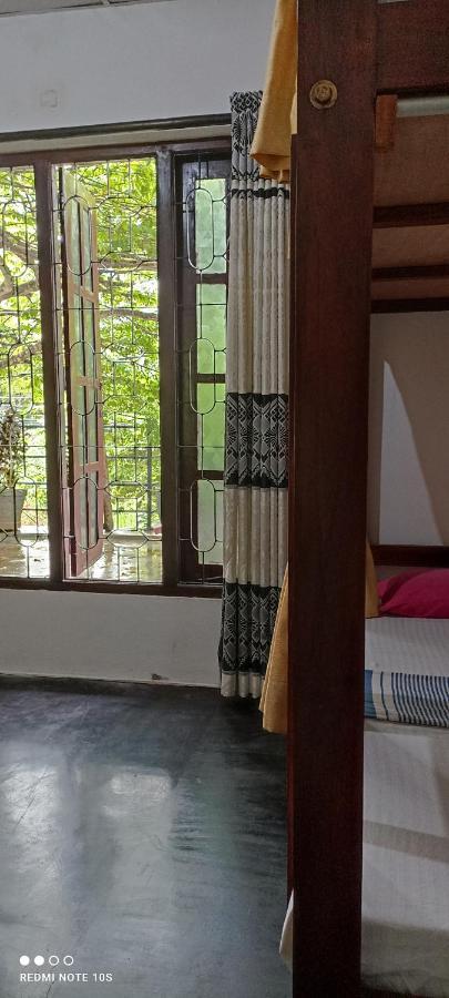 The Traveller'S Hostel & Private Rooms Sigiriya Exteriör bild