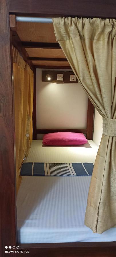 The Traveller'S Hostel & Private Rooms Sigiriya Exteriör bild
