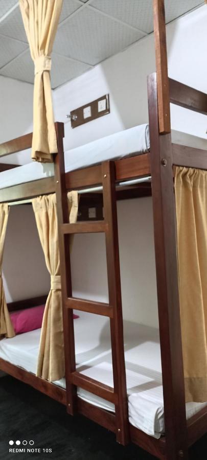 The Traveller'S Hostel & Private Rooms Sigiriya Exteriör bild