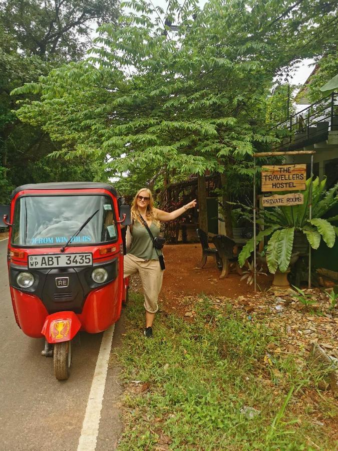 The Traveller'S Hostel & Private Rooms Sigiriya Exteriör bild