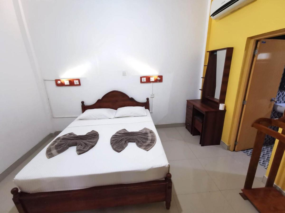 The Traveller'S Hostel & Private Rooms Sigiriya Exteriör bild